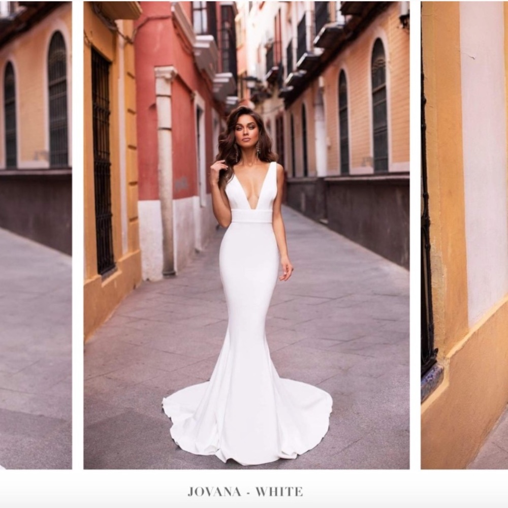Alamour Jovana gown
